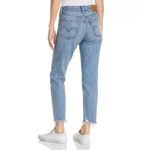 Levi's | Wedgie Icon High Rise Fray Hem Straight Leg Ankle Jeans Size 26